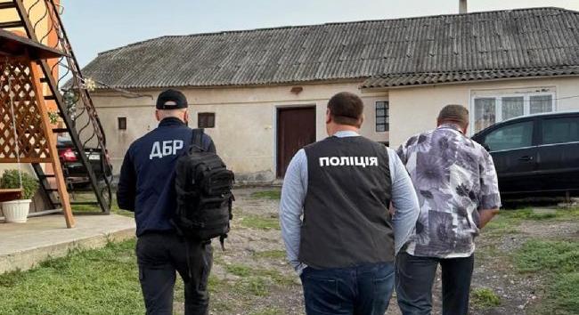 A rendőrség több mint 60 házkutatást tartott a mozgósítás elől bujkálók kézre kerítésére, 30 személyt őrizetbe vettek