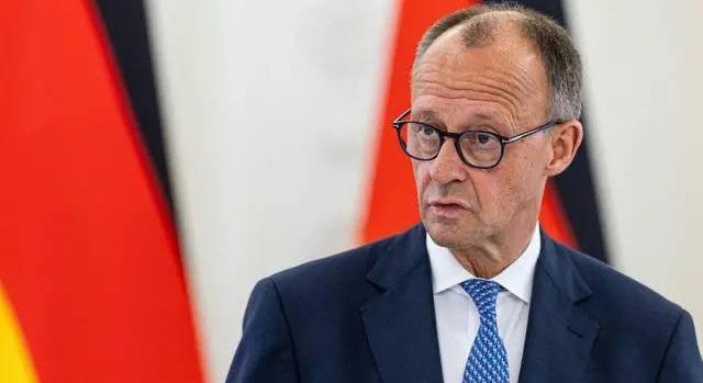 Merz: Németország bízik benne, hogy bevonják Zelenszkijt a Trump–Putyin-találkozóba