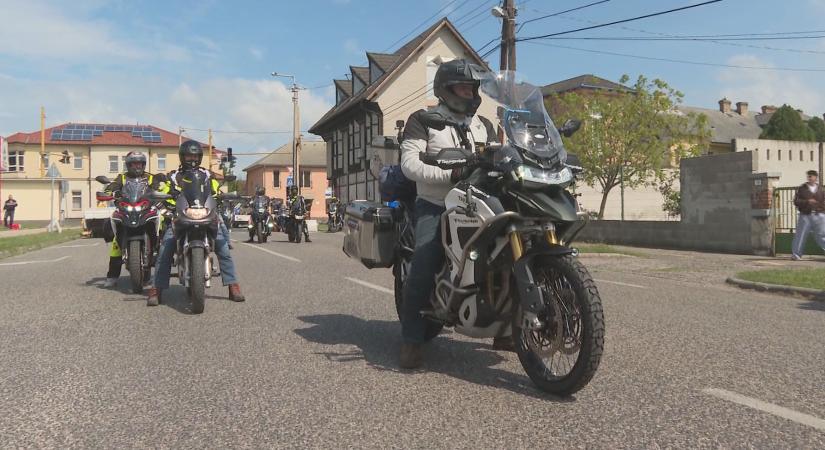 Élete kalandjáról mesélt a motoros utazó