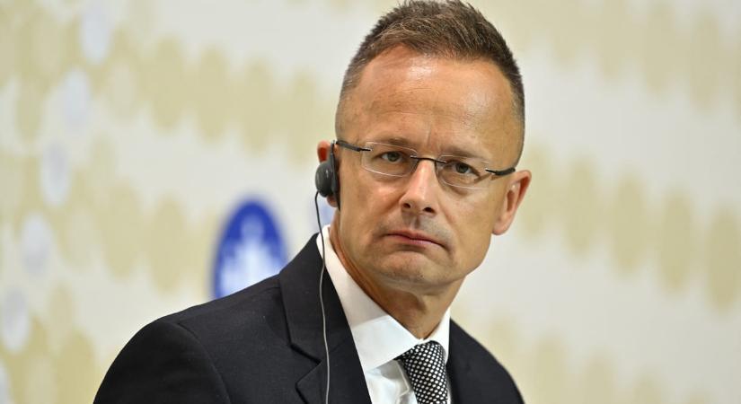 Szijjártó Péter az orosz külügyminiszterrel egyeztetett a Trump-Putyin találkozó előtt