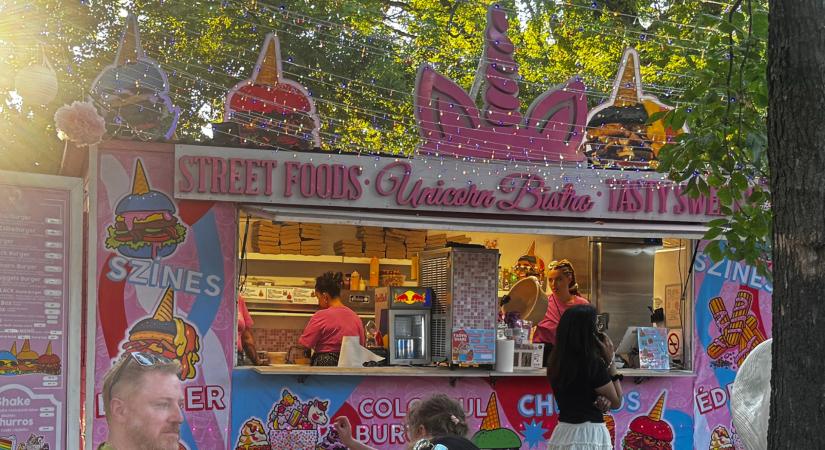Te hamburgereznél ennyiért? Ennyibe került Osváth Zsolti youtuber Unikornis burgere a Szigeten