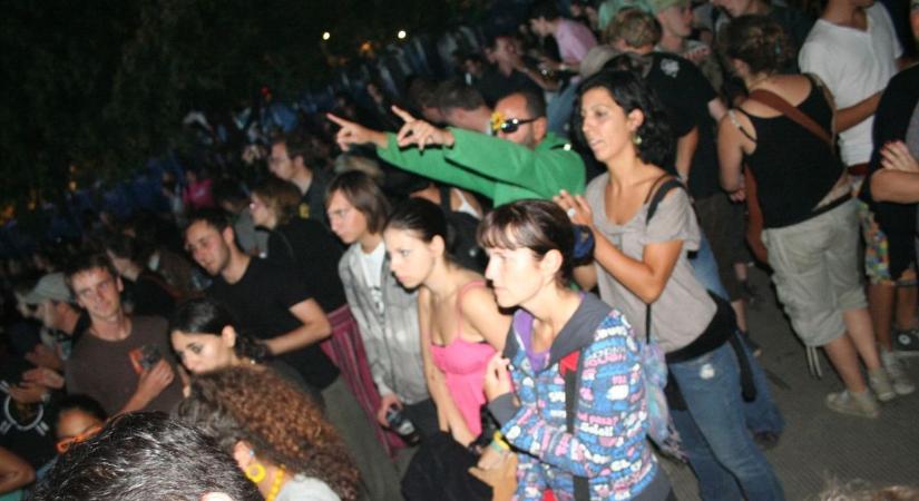 BuliOFF, szunyaON – retró Sziget-fotók