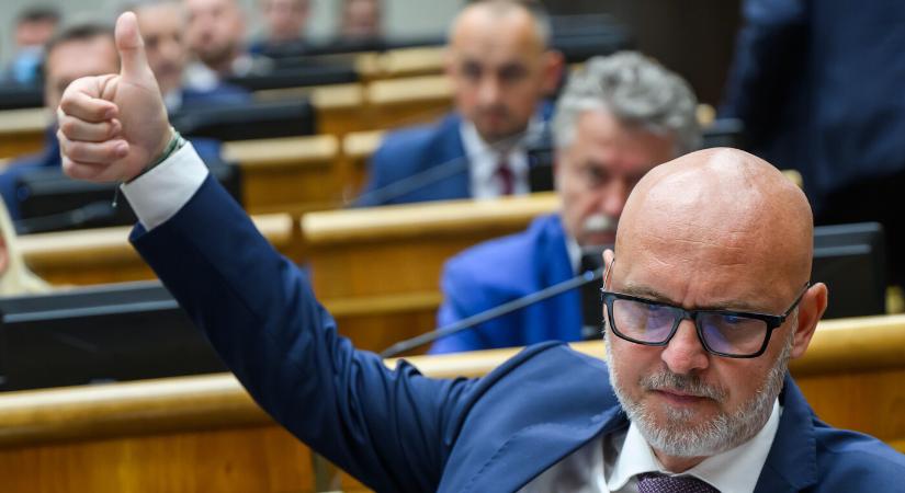 Šaškónak semmi keresnivalója a miniszteri poszton – véli az SaS és a Szlovákia mozgalom