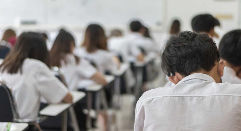 Szakszervezetek: a tanügyi megszorítások miatt még több lesz a funkcionális analfabéta