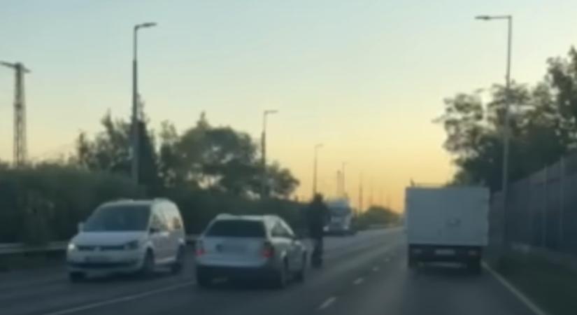 Elmebaj a 6-oson: e-rolleres és audis kakaskodott, 90-es tempónál – videó