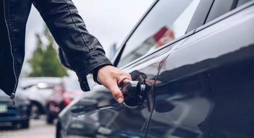 Ezeket az autókat kedvelik leginkább a tolvajok – ha önnek is ilyen van, legyen óvatos!