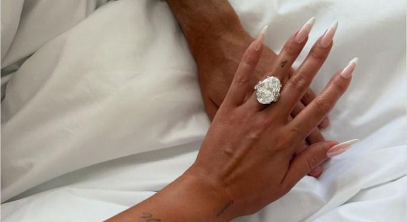 Itt a nagy bejelentés: Cristiano Ronaldo feleségül veszi a barátnőjét
