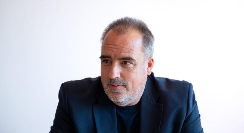 „Mennyire kell politikai analfabétának lenni, hogy valaki azt gondolja, egy ilyen üzenet célba ér?” – írta Török Gábor Sulyok Tamás posztjáról