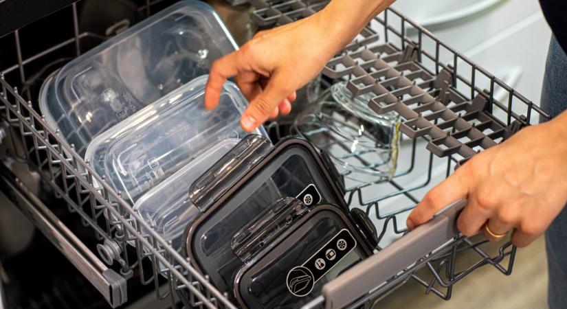 Ezért nem jó ötlet műanyag edényeket tenni a mosogatógépbe