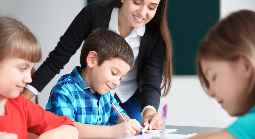 Útravaló a jövőhöz – akár 180 ezer forintos ösztöndíjat is kaphatnak az általános iskolás tanulók