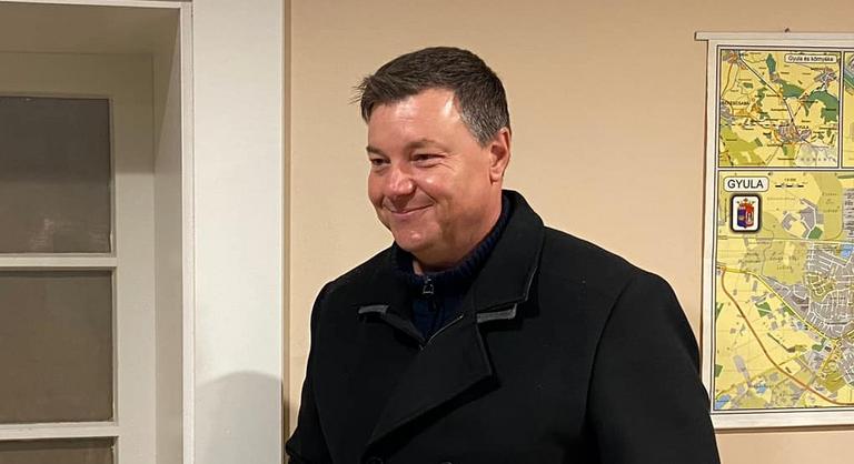 „Demokratikus kollaboráció” – beleszállt a DK-ba a pártból kizárt politikus