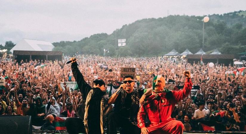 Kicselezte Orbán Viktort a Kneecap – így üzent a Szigeten az északír botránytrió