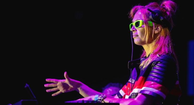 Hazatért a Rábaközbe és elkápráztatta a kónyiakat DJ Yamina - videók