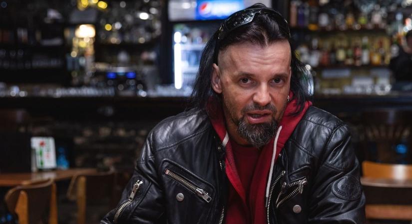Már meg sem lepődünk, hol kötött ki a nyaralásán Fejes Tamás! – videóval!