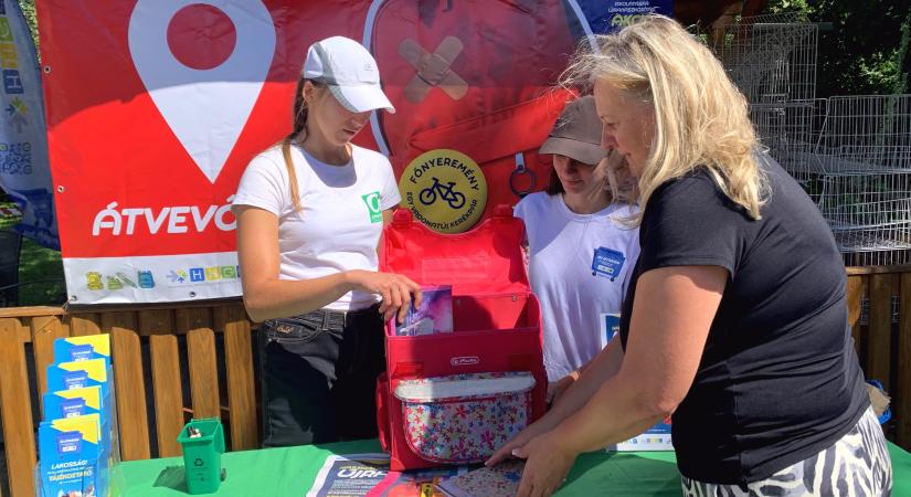 Iskolatáska-ajándékozási akció indult a rászoruló családok támogatására