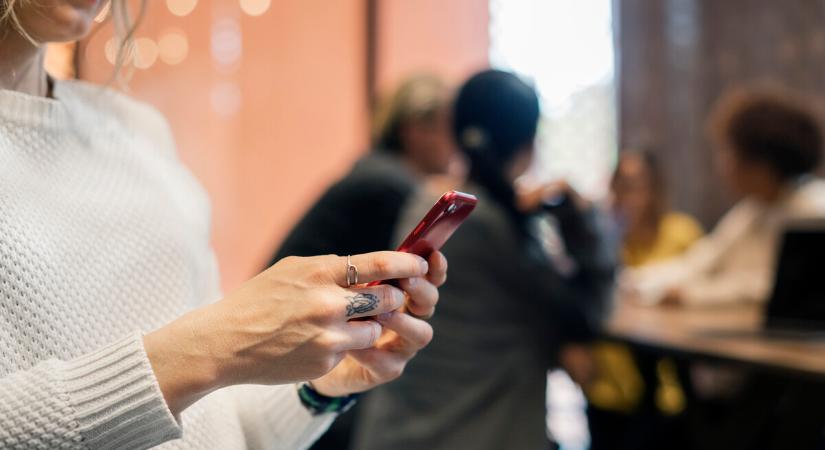 A digitális térben is óvjuk a jövő generációit