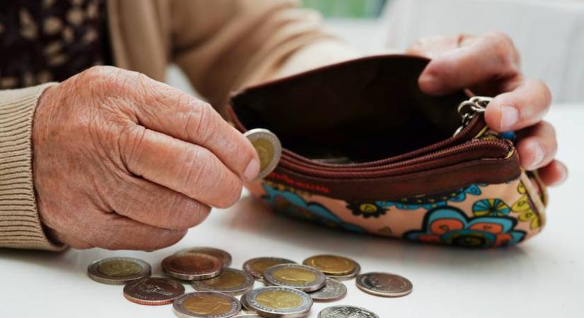 Ilyen esetben úszik el a 13. havi nyugdíj: szigorított a kormány