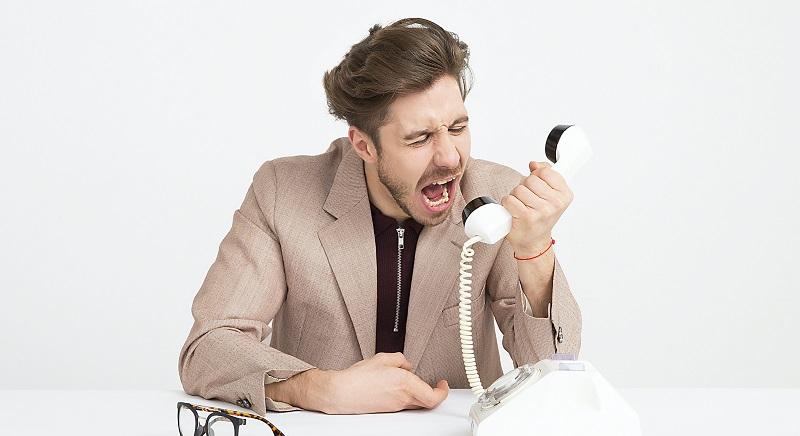 Vicces, ugyanakkor ijesztő videóban figyelmeztetnek: Egyre meggyőzőbbek a telefonos csalók (VIDEÓ)