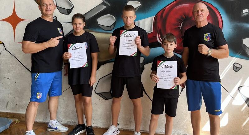Tíz mérkőzés, tíz érem: Szegeden járt a hétvégén a Hód Ökölvívó Klub