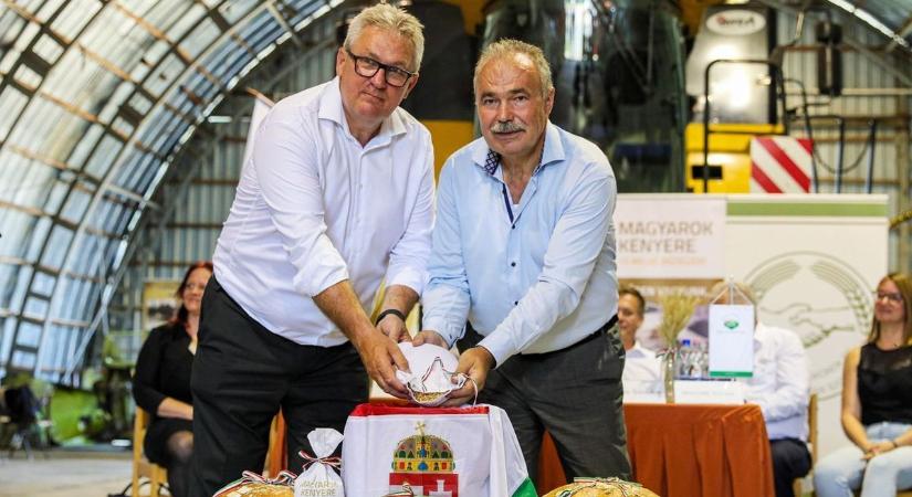Ünnepélyes búzagyűjtő nap Csornán, még várják a felajánlásokat