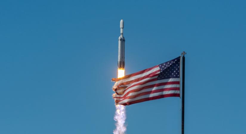Titkos fegyvert telepítene a Holdra az USA: mit fognak erre lépni a világ vezetői?