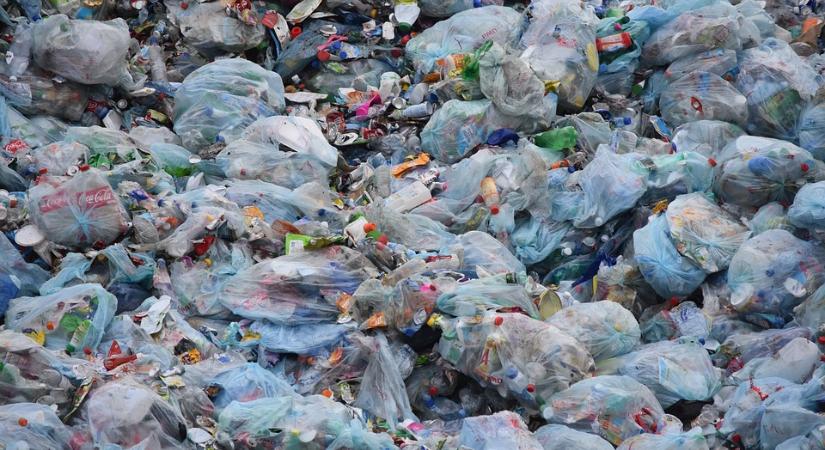 A műanyag hulladék alig ötödét hasznosítja újra az EU
