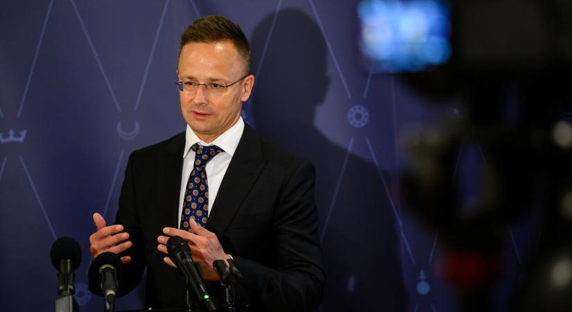 Végrehajtást kezdeményezett a 444 a jogerős ítélet ellenére titkolózó külügy ellen