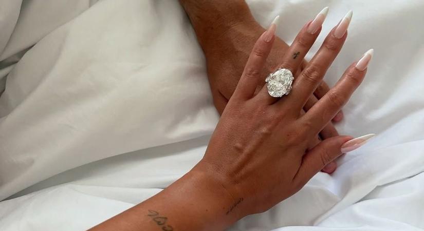 Christiano Ronaldo nem spórol: elképesztő összegért vett eljegyzési gyűrűt