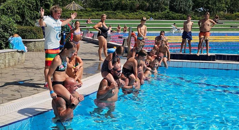 Strandsportnapok: cápabirkózás, vízi vágta, toronyépítés, műugrás - képekkel!