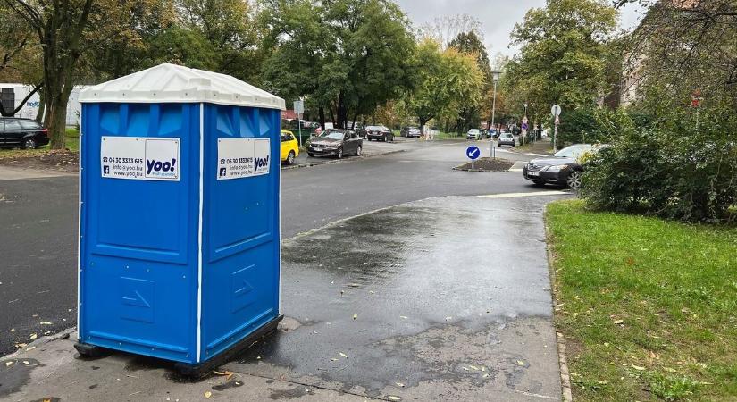 Micsoda? Mobil wc-t és daruláncot köröz a rendőrség Hajdú-Biharban, de van ennél cifrább is!