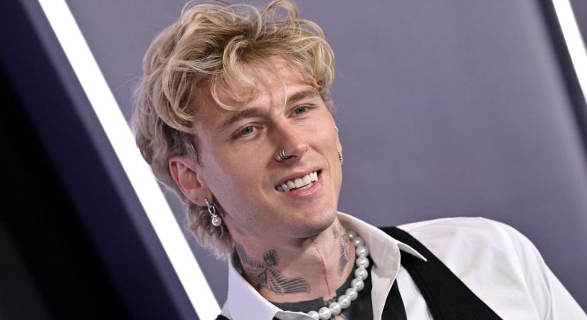 Machine Gun Kelly szerint lehet benne földönkívüli vér