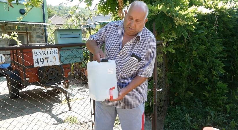 Kukacok az ivóvízben – már nyolc napja várják a megoldást a falu lakói