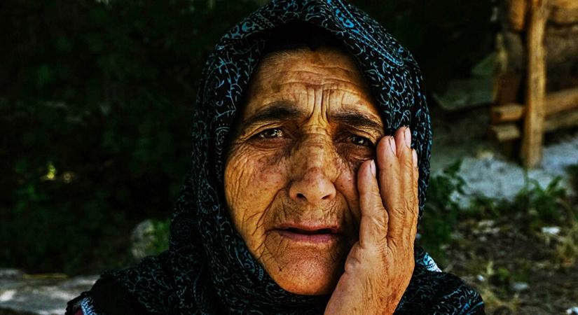 Hatalmas pofont kapnak a nyugdíjasok! 2026-ban így szigorítanák a nyugdíjakat!