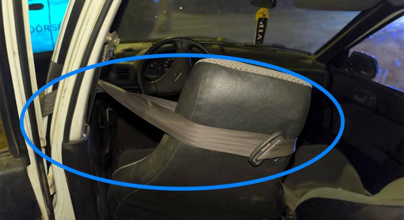 Jogsi nélkül menekült, fának csapódott – így „használta” a biztonsági övet