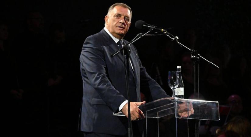 Dodik megúszta a börtönt, de eltiltották a politikától