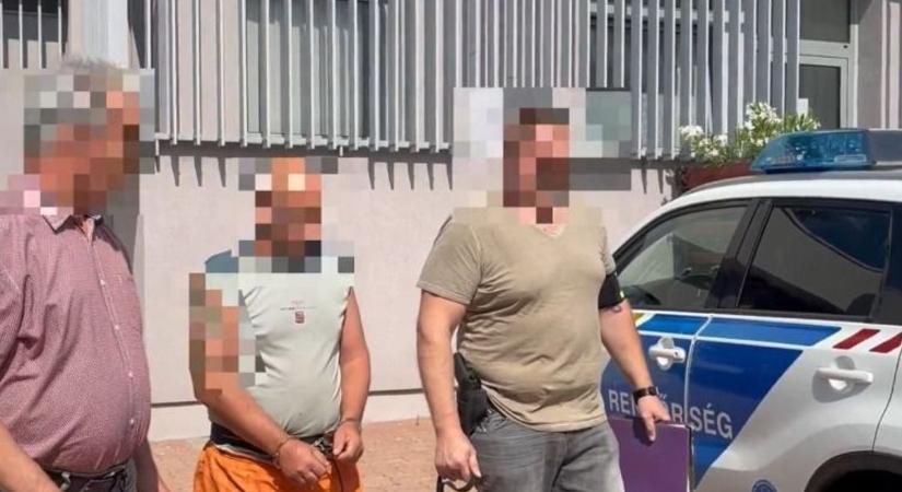 Bozótvágó késsel fenyegette a feleségét