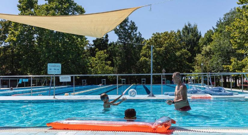 A családok kedvence ez a hajdú-bihari strand, olyan messzi földről is járnak ide, hogy el se hinnéd – fotókkal