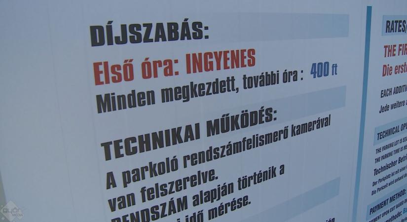 Figyelem: már fizetősek a Tesco-parkolók