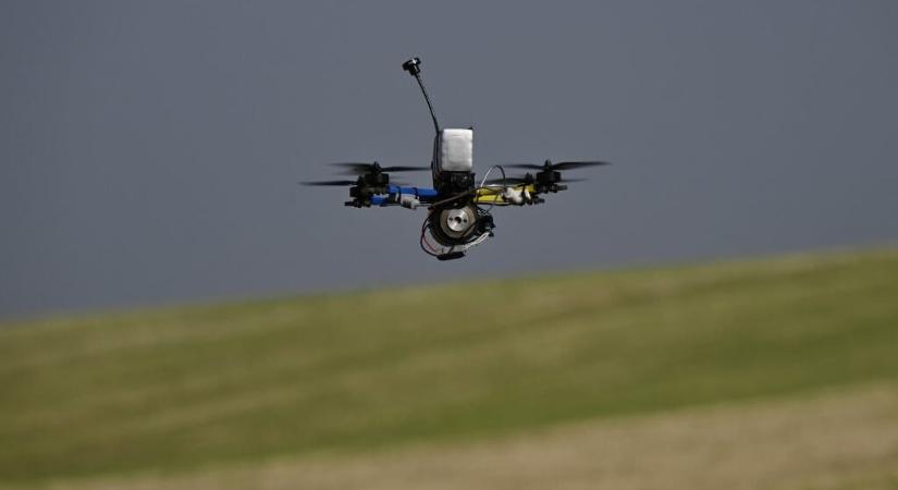 Litvánia polgári ellenálláshoz szükséges drónkezelési programot indít