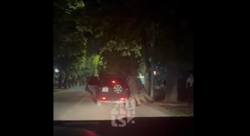 Felvétel készült arról, hogy Ukrajnában a nőket is kényszerrel vihetik el a sorozókatonák