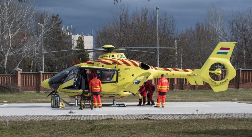 Most érkezett: Durva tömegkaramból Veszprém mellett - mentőhelikopter is ment