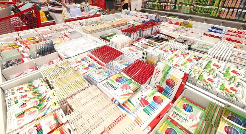 Ennyibe kerül az iskolakezdés: a tanszerek legjobb árai egy helyen