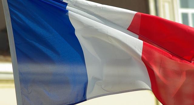 A francia elnök kihirdette az új mezőgazdasági törvényt, amely ellen több mint kétmillióan írtak alá petíciót