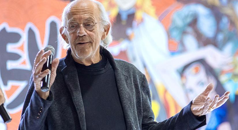 Ritka pillanat: a 31 évvel fiatalabb feleségével mutatkozott a Vissza a jövőbe Dokija, Christopher Lloyd