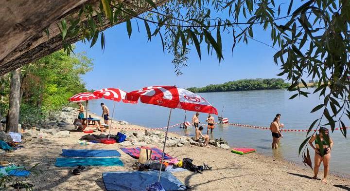 Ingyenes strand nyílt a Dunán – busszal is könnyen eljuthatsz oda