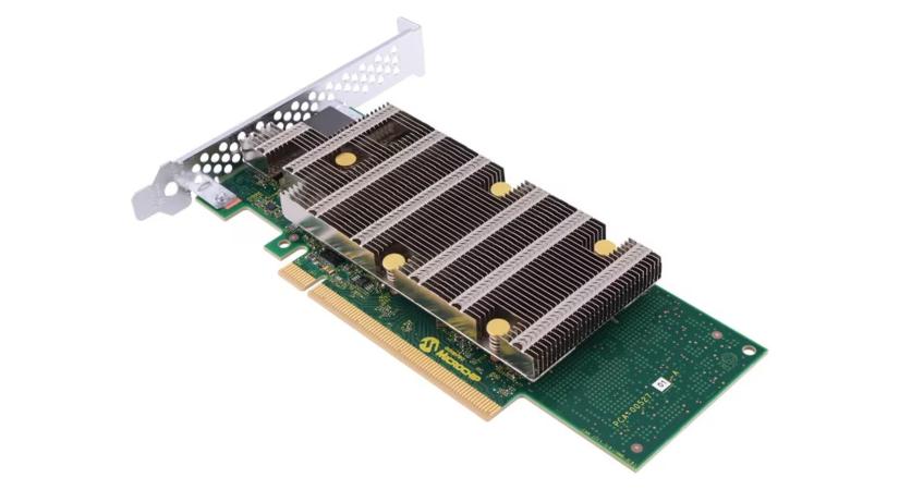 Ez a bővítőkártya maximum 32 darab NVMe SSD-t kezel és 291 GB/s-os adatátviteli sávszélességet kínálhat