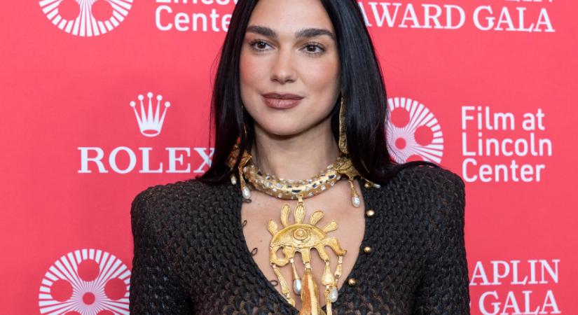 30 éves lesz Dua Lipa! Az énekesnő ebben az elképesztő szettben ünnepelt