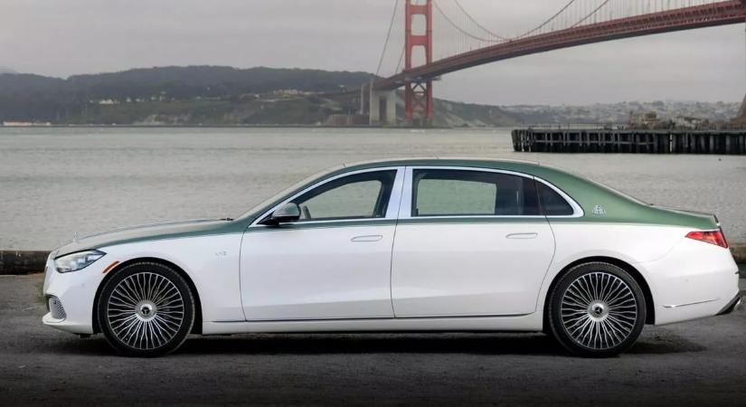 Luxustól tocsog a legújabb biturbó V12-es Maybach szedán