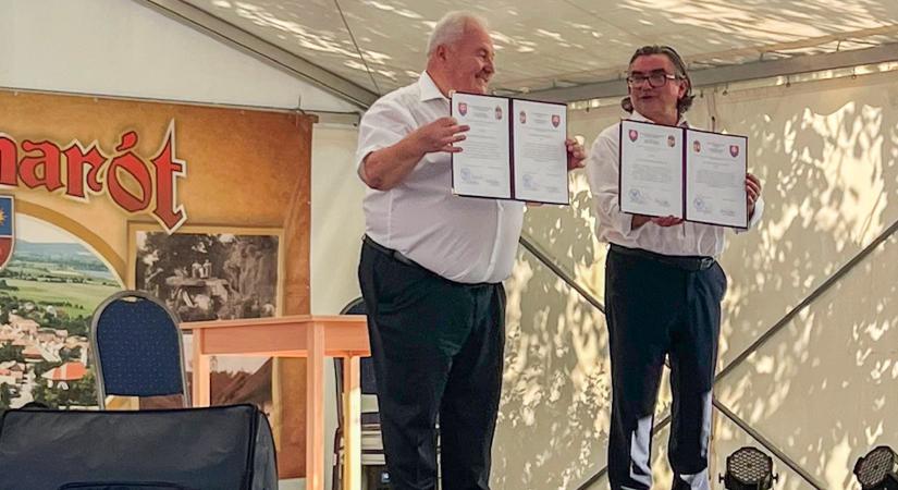 Partnertelepülési szerződést írt alá Pilismarót Garamkövesddel