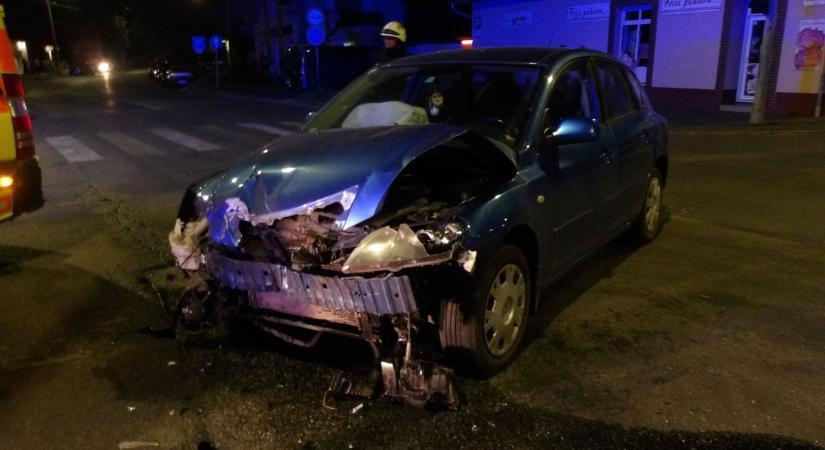 Durva baleset történt az éjszaka Hajdú-Biharban, négyen kórházba kerültek - fotókkal!